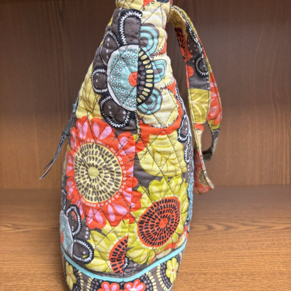Vera Bradley Quilted Shoulder Bag. Older Pattern, Excellent Condition - Picture 5 of 9
